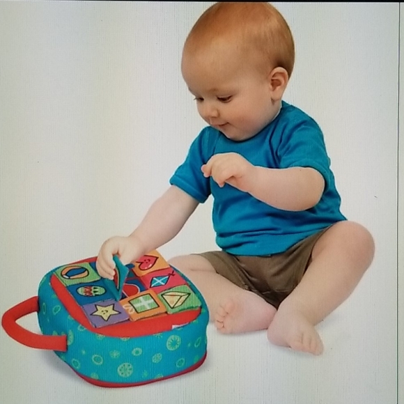 Melissa and Doug Take Along Shape Sorter - Picture 5 of 6